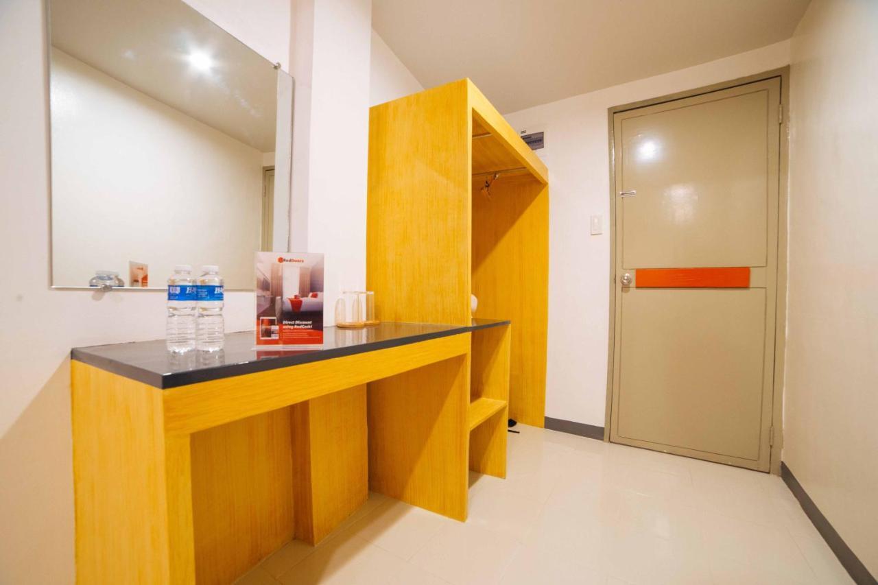 Reddoorz Plus Near San Pedro Cathedral Davao City Eksteriør billede