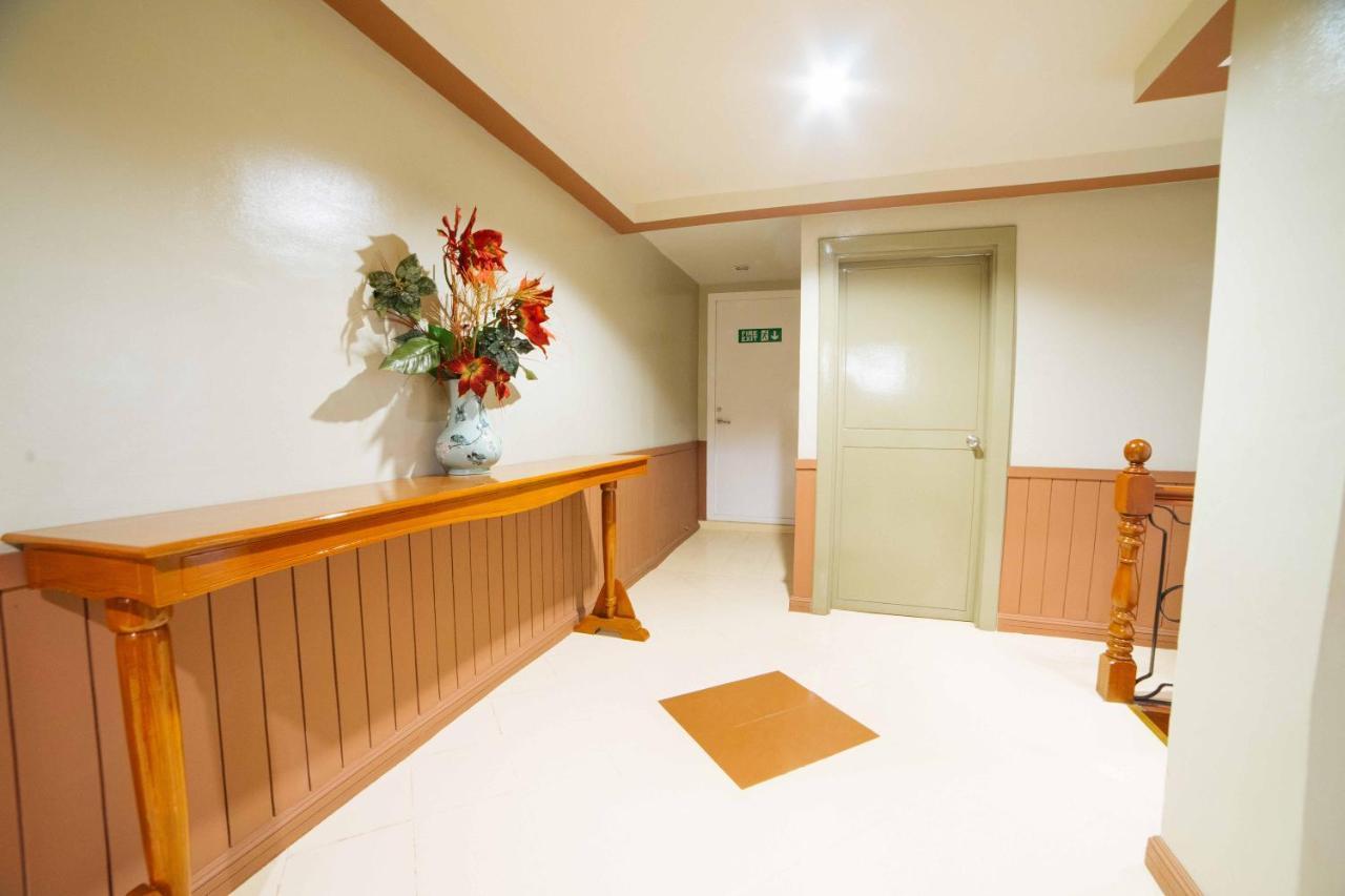 Reddoorz Plus Near San Pedro Cathedral Davao City Eksteriør billede